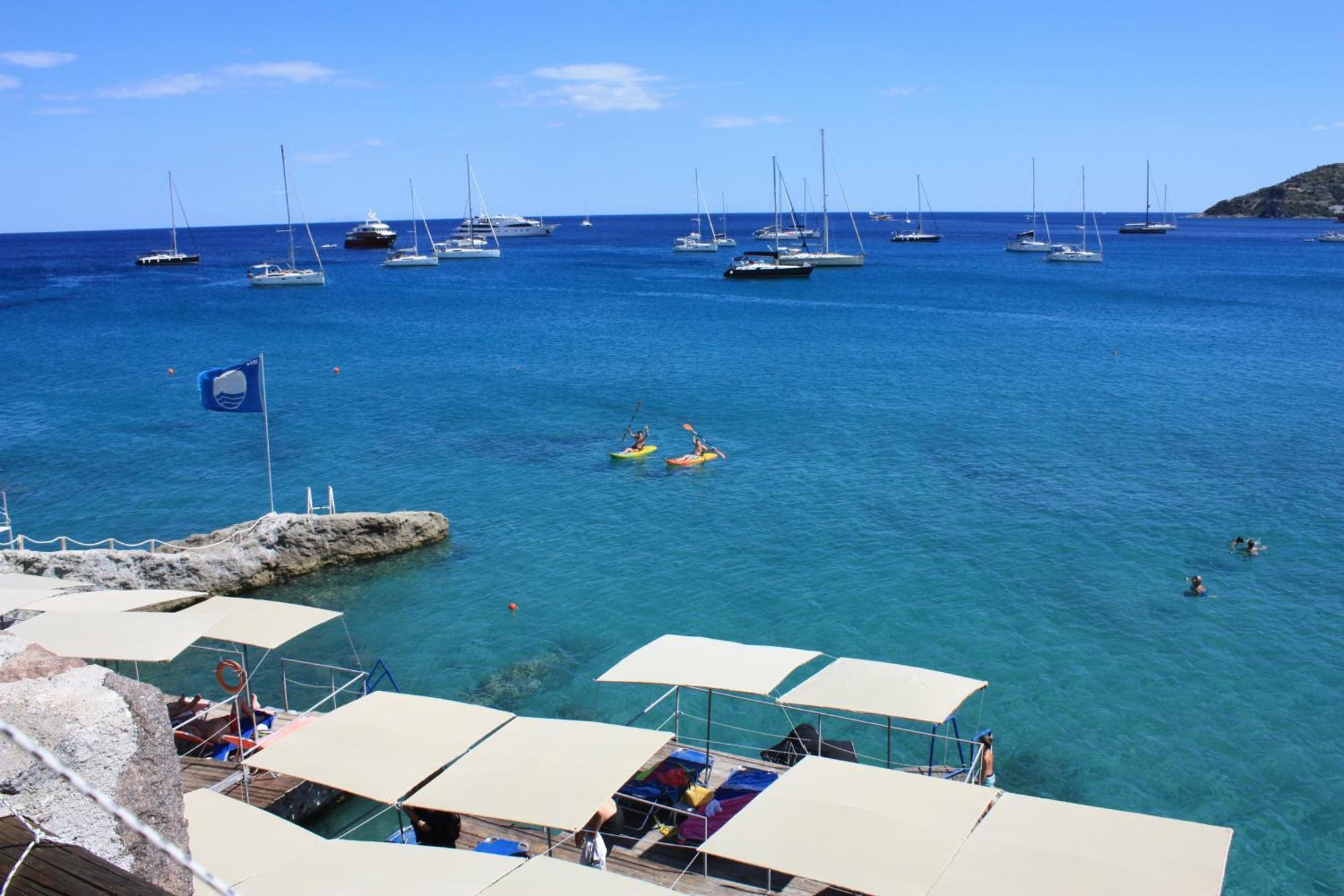 Argo Hotel Aegina Екстер'єр фото